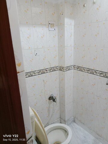 Bathroom in 3 BHK Independent House at Laxmi Nagar – for Rent
