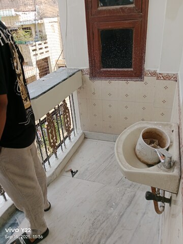 Team Area in 3 BHK Independent House at Laxmi Nagar – for Rent
