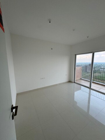 Room in 3 BHK Apartment at Godrej Boulevard, Manjari – for Rent