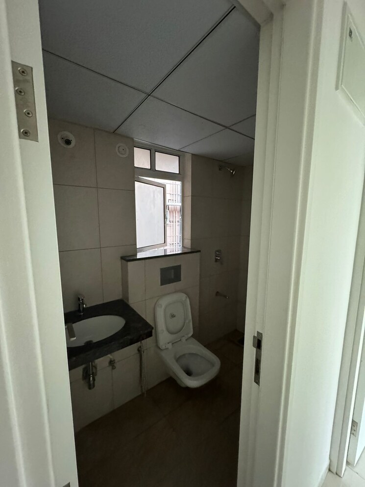 Bathroom, godrej-boulevard 3 Bedroom 1250 Sq.Ft. Apartment In Manjari Pune 9189527