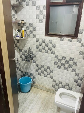 Bathroom in 2.5 BHK Builder Floor at Ansal Sushant Lok I, Sector 43 – for Rent