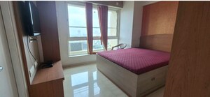 Room in 3 BHK Apartment at Hiranandani Meadows, Manpada – for Sale