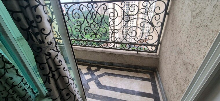 Balcony, hiranandani-meadows 3 Bedroom 1345 Sq.Ft. Apartment In Manpada Thane 9189524