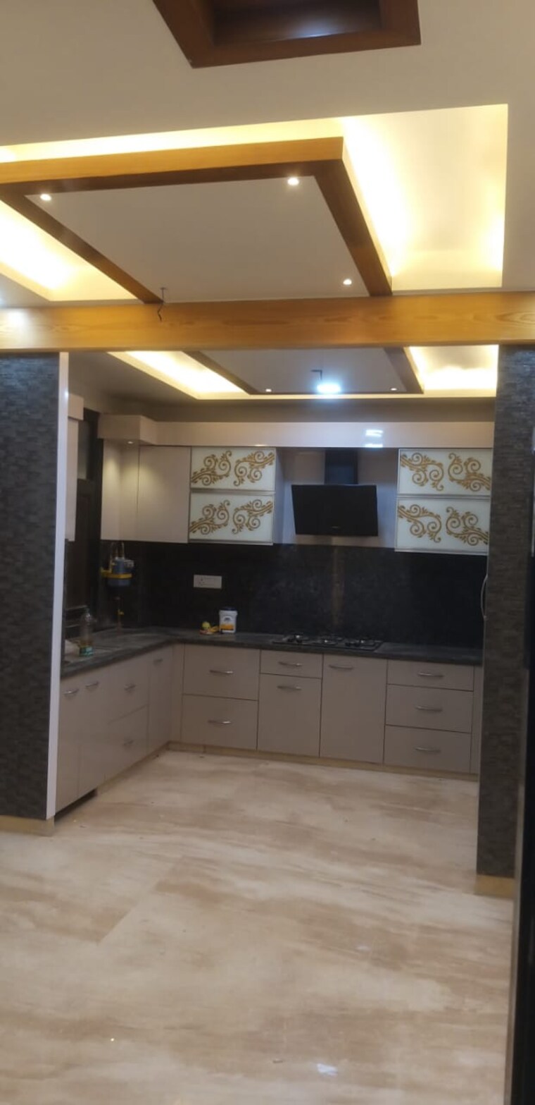 Kitchen, vikas puri 4 Bedroom 250 Sq.Yd. Builder Floor In Vikas Puri Delhi 9189568