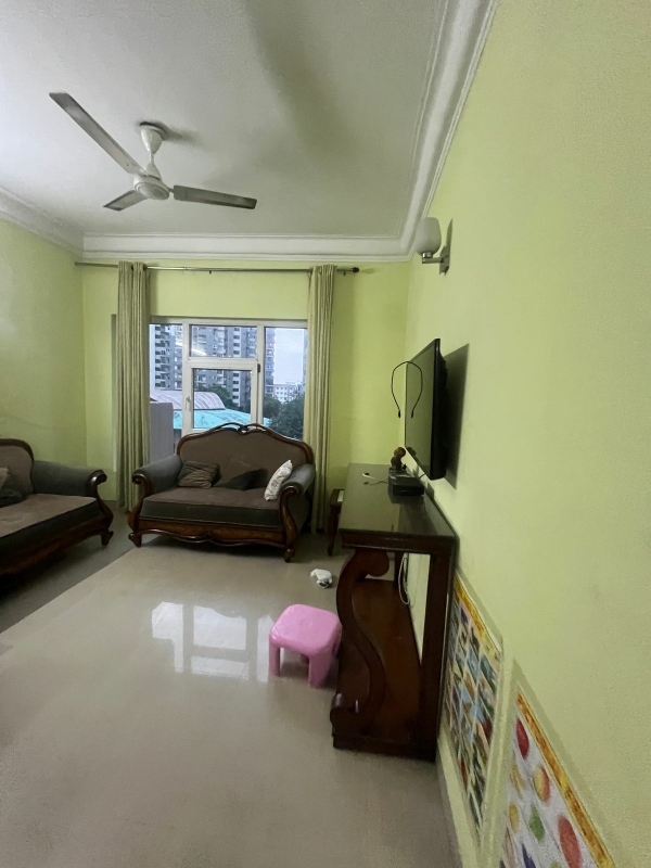 3 BHK + Servant Room Apartment For Rent in Paramount Floraville