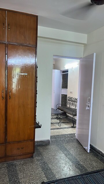 Room in 2 BHK Builder Floor at Kalkaji – for Rent