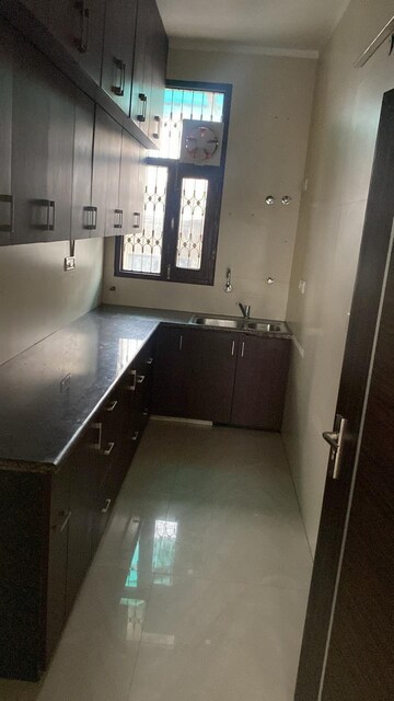 Kitchen in 1 BHK Apartment at Arun Vihar, Sector 29 – for Rent