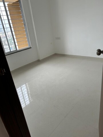 Room in 3 BHK Apartment at Gada Anutham, Hadapsar – for Rent