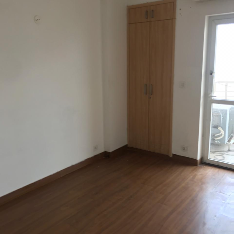 Room, bptp-the-resort 3.5 Bedroom 2200 Sq.Ft. Apartment In Mortzapur Faridabad 9189590