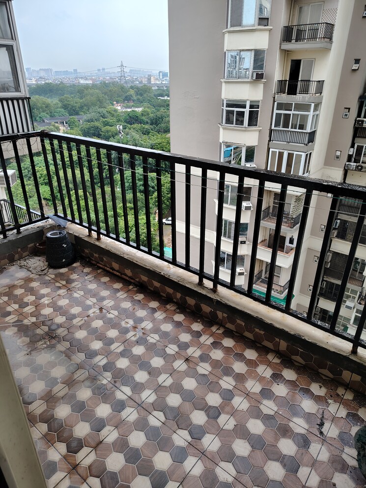 Balcony, saya-zenith 3 Bedroom 1480 Sq.Ft. Apartment In Ahinsa Khand 2 Ghaziabad 9189601