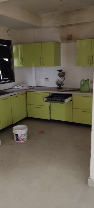 Team Area in 3.5 BHK Apartment at Shiv Sai Ozone Park, Sector 86 – for Sale