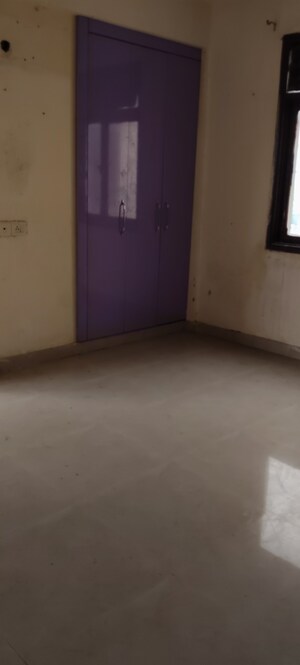 Room in 3.5 BHK Apartment at Shiv Sai Ozone Park, Sector 86 – for Sale