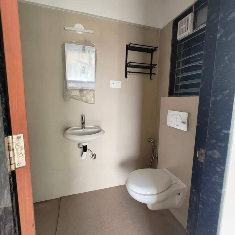 Bathroom, je-and-vee-om-trimurti 3 Bedroom 941 Sq.Ft. Apartment In Malad East Mumbai 9189613