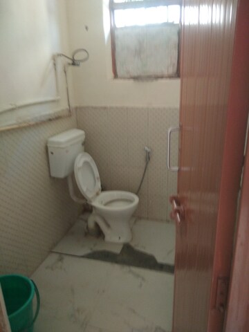 Bathroom in 1 RK Builder Floor at Sector 48 – for Rent
