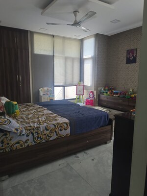 Bedroom in 6 BHK Villa at Sainik Farm – for Sale