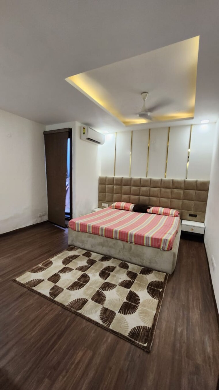 Bedroom, sainik farm 6 Bedroom 850 Sq.Yd. Villa In Sainik Farm Delhi 9189689