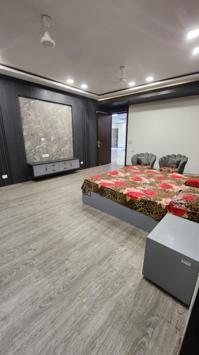 Bedroom, sainik farm 6 Bedroom 850 Sq.Yd. Villa In Sainik Farm Delhi 9189689