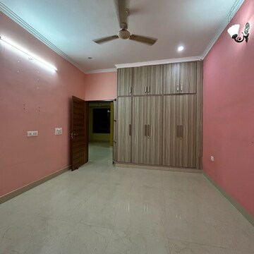 Room in 2 BHK Builder Floor at Ansal Plaza Sector-23, Carterpuri Village – for Rent