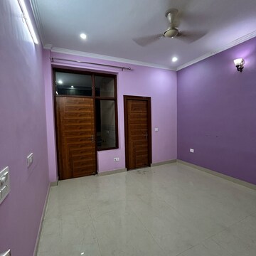 Room in 2 BHK Builder Floor at Ansal Plaza Sector-23, Carterpuri Village – for Rent