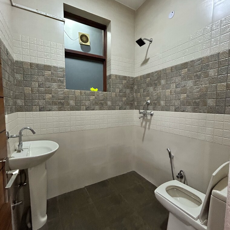 Team Area, ansal-plaza-sector-23 2 Bedroom 2400 Sq.Ft. Builder Floor In Carterpuri Village Gurgaon 9189718