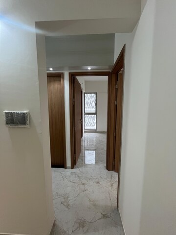 Room in 2 BHK Apartment at Majestique Towers, Kharadi – for Rent