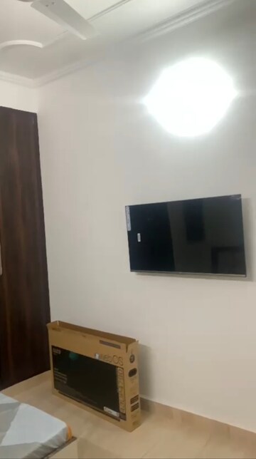 Furnished Amenities in 3 BHK Builder Floor at Saket – for Rent