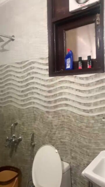 Parking in 3 BHK Builder Floor at Saket – for Rent