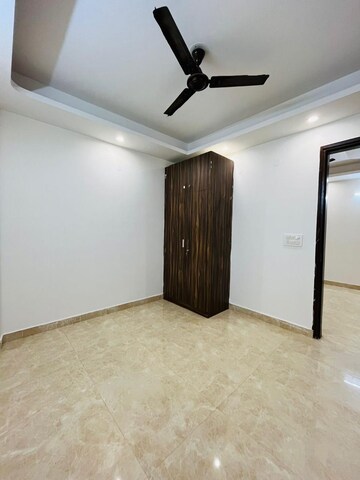 Room in 2 BHK Builder Floor at Saket – for Rent