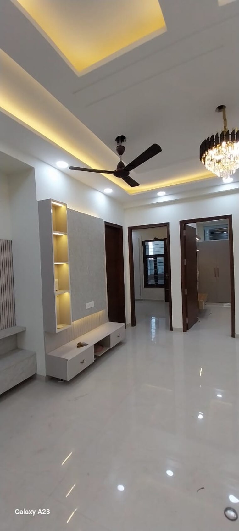 Room, bptp-district 3 Bedroom 150 Sq.Yd. Builder Floor In Sector 81 Faridabad 9189717