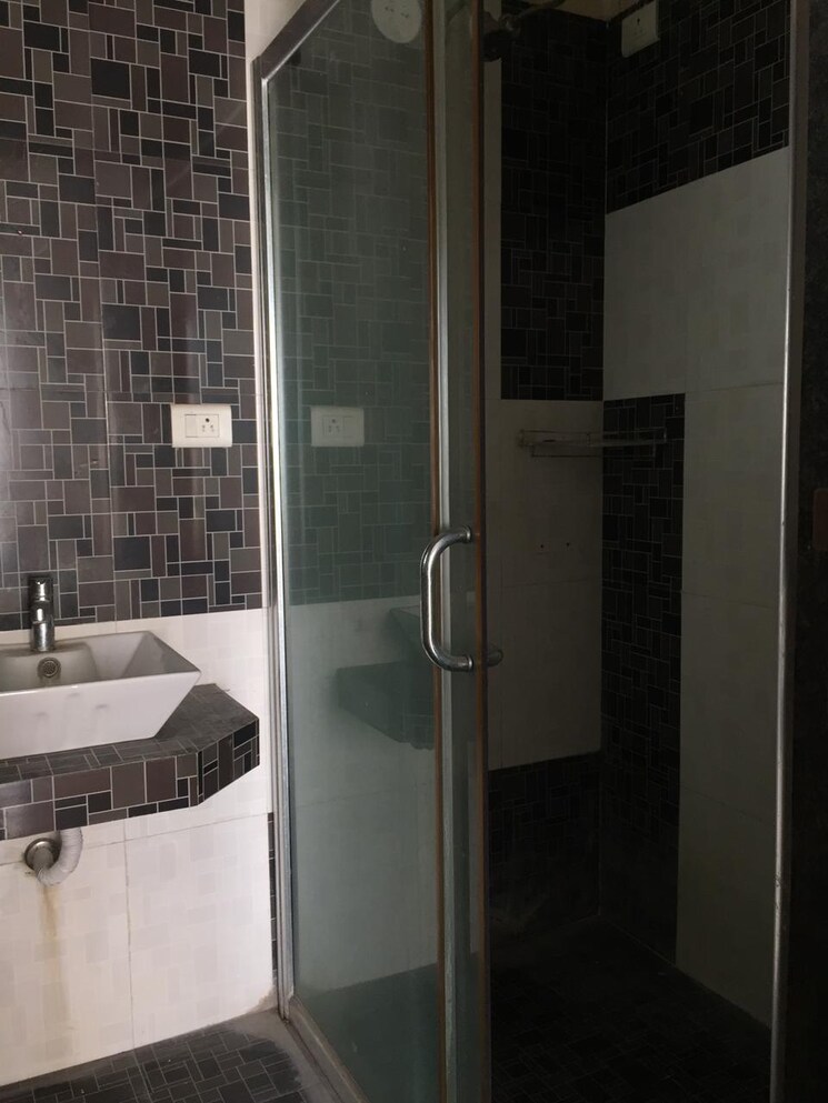 Bathroom, mittal-sun-orbit 3 Bedroom 1600 Sq.Ft. Apartment In Sinhagad Road Pune 9189742