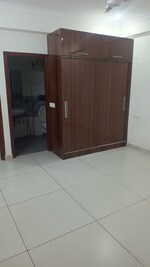 3.5 BHK + Servant Room 2400 Sq.Ft. Apartment in Kings Avenue 