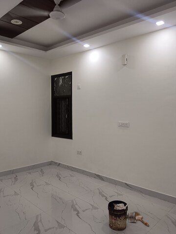 Room in 1 BHK Builder Floor at Panchsheel Vihar – for Rent