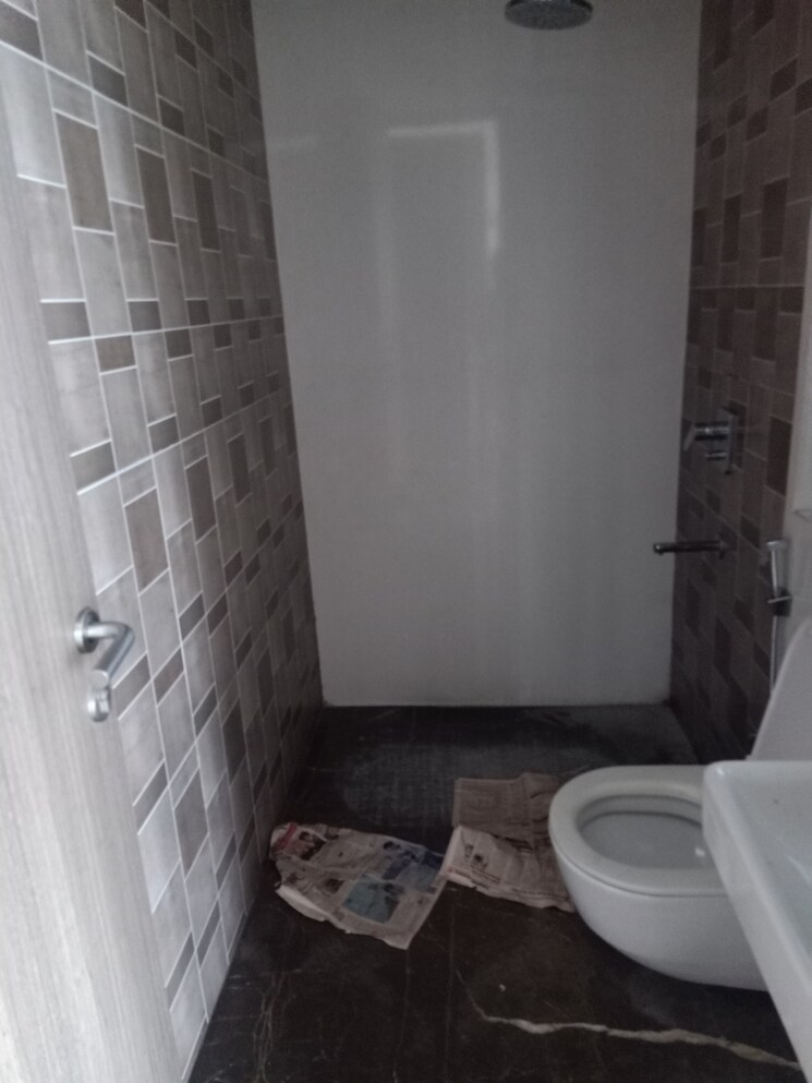 Bathroom, lodha-parkside 3 Bedroom 1092 Sq.Ft. Apartment In Worli Mumbai 9189828