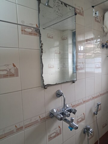 Bathroom in 1.5 BHK Apartment at Chandralok CHS Kanjurmarg, Kanjurmarg East – for Rent