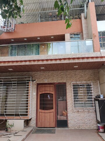 4 BHK Villa – Exterior View View at Pokhran Chs Vashi, Vashi Sector 7 - for Sale
