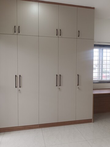 Room in 3 BHK Apartment at Kokapet – for Rent