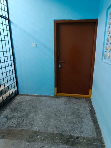 Room in 2 BHK Apartment at Sri Sai Towers Habsiguda, Habsiguda – for Rent