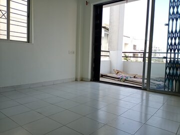 Room in 2 BHK Apartment at Sun Paradise Phase II, Sinhagad Road – for Sale