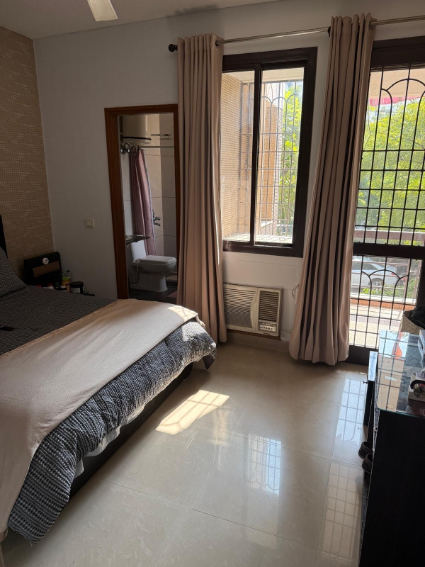 3.5 BHK + Servant Room Builder Floor For Sale in Vipul World Floors