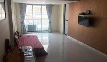 Room in 3 BHK Apartment at Chhadva Residency, Chembur – for Rent