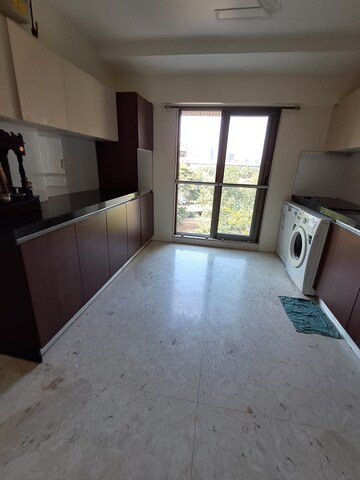 Room in 3 BHK Apartment at Ekta Panorama, Chembur – for Sale