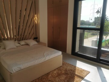 Room in 3 BHK Builder Floor at BPTP Green Oaks, Sector 70a – for Sale