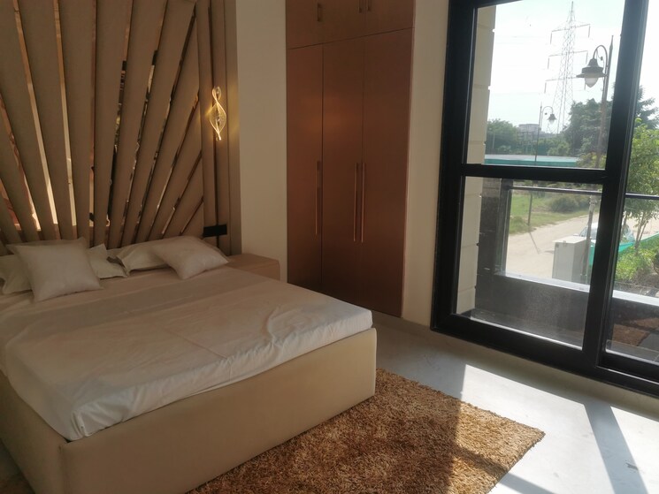 Room, bptp-green-oaks 3 Bedroom 150 Sq.Yd. Builder Floor In Sector 70a Gurgaon 9189700
