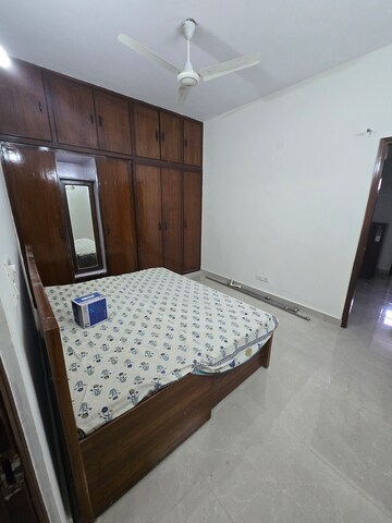 Furnished Amenities in 2 BHK Builder Floor at Amar Colony – for Rent