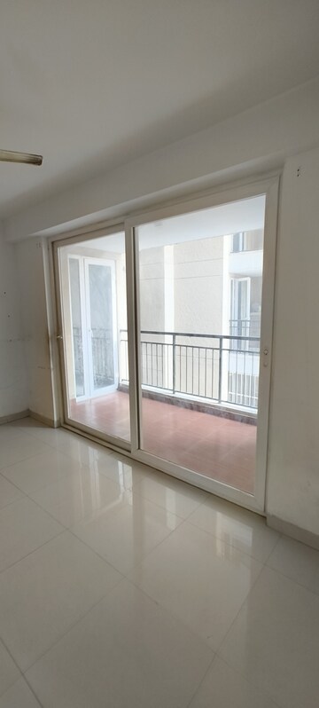Room in 3 BHK Apartment at Anukampa Platina Terraces, Mansarovar – for Rent