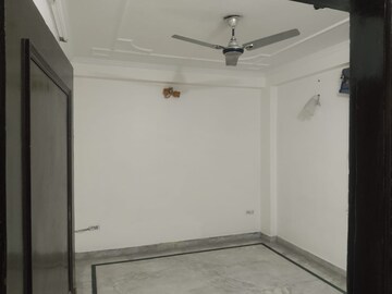 Room in 3 BHK Apartment at Dalanwala – for Rent