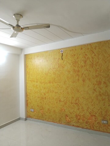 Room in 3 BHK Apartment at Dalanwala – for Rent