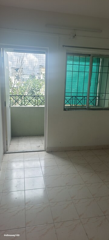 Room in 2 BHK Apartment at Warje – for Rent