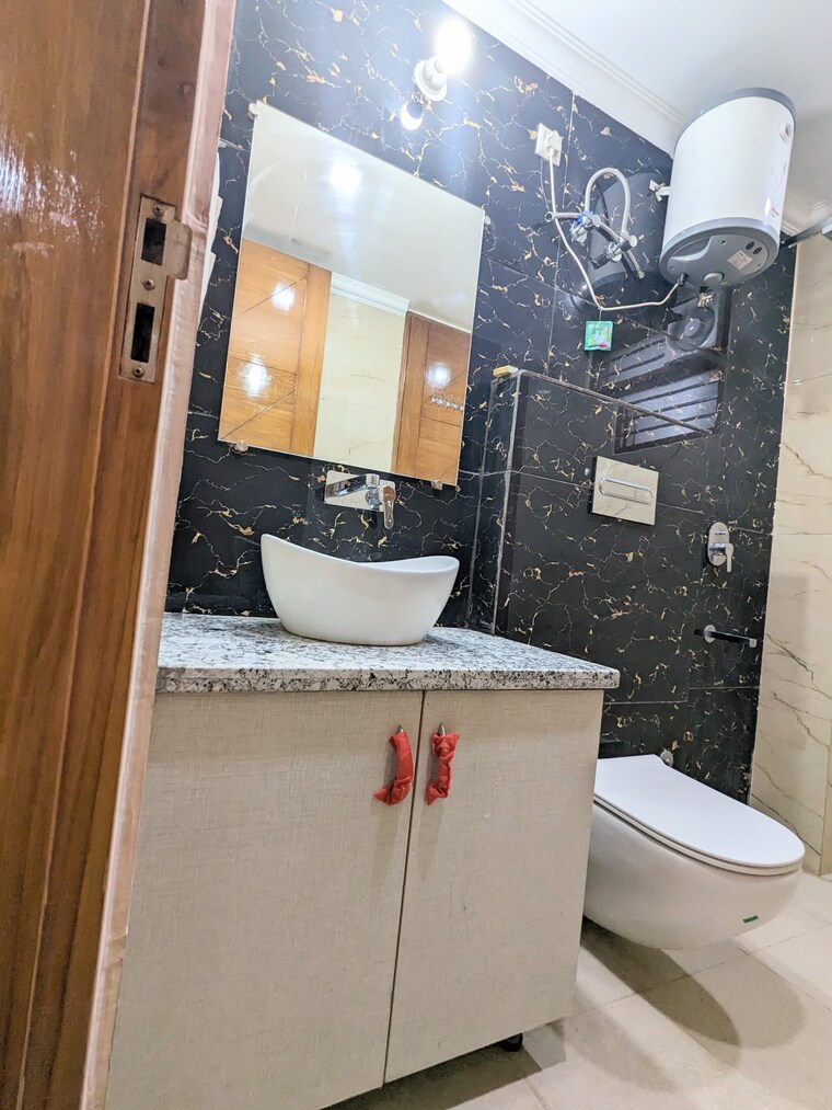 Master Bedroom, vipul-world-floors 3 Bedroom 1600 Sq.Ft. Builder Floor In Sector 48 Gurgaon 9190286