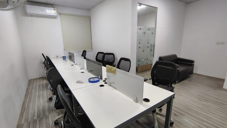 Team Area, sector 2 Commercial Office Space 2200 Sq.Ft. In Sector 2 Noida 9171623